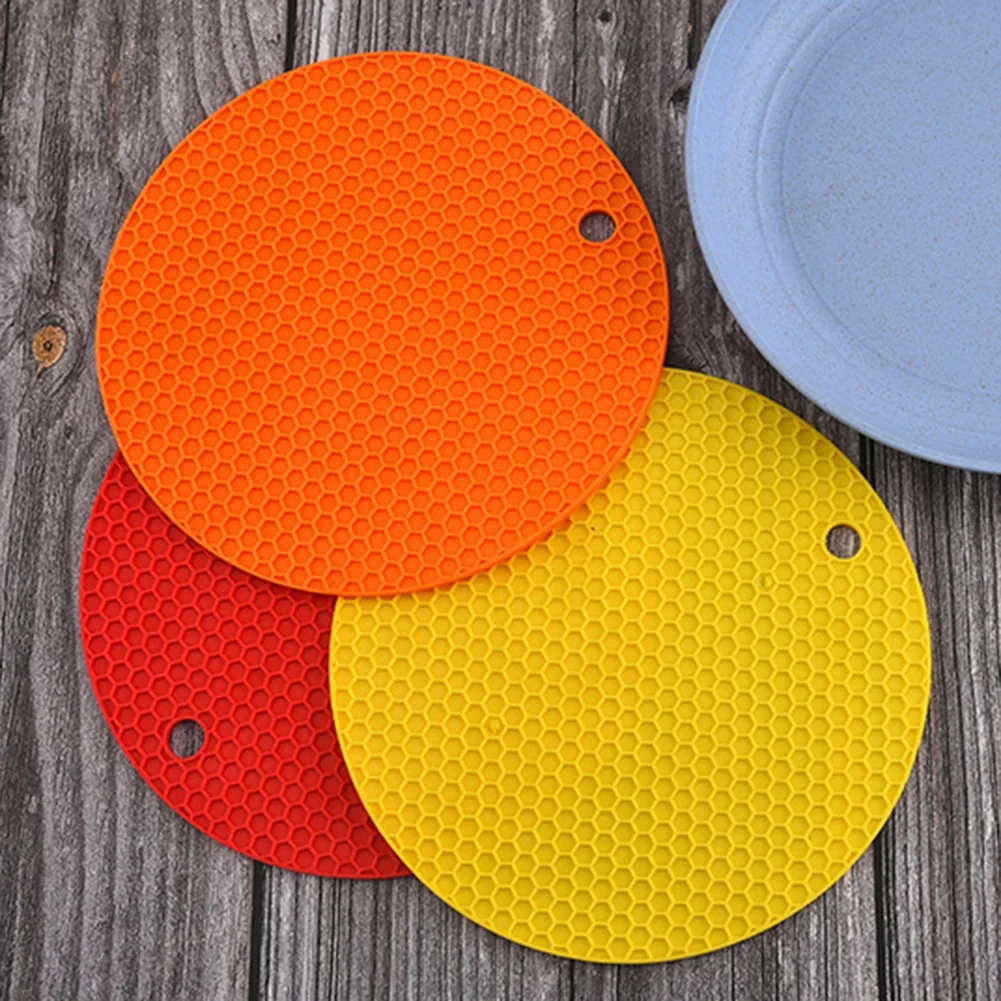 Silicone insulation pad round non-slip heat-resistant anti-scalding honeycomb microwave pad insulation pad thickened coaster