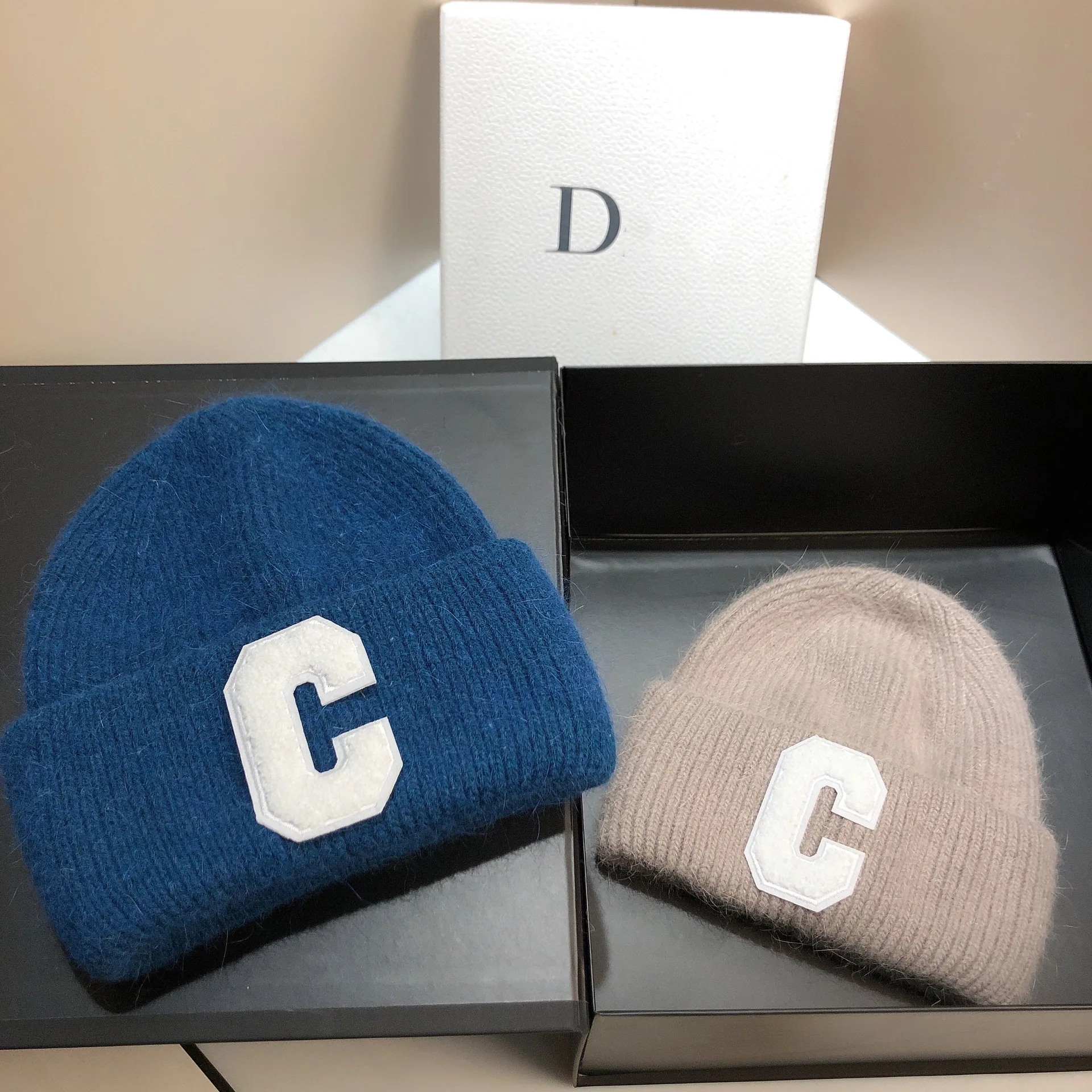 

Unisex Thick Knit Beanie - Reversible Double Layer Winter Cap, Windproof Ear Flap Hat for Cold Weather, Street Fashion Headwear