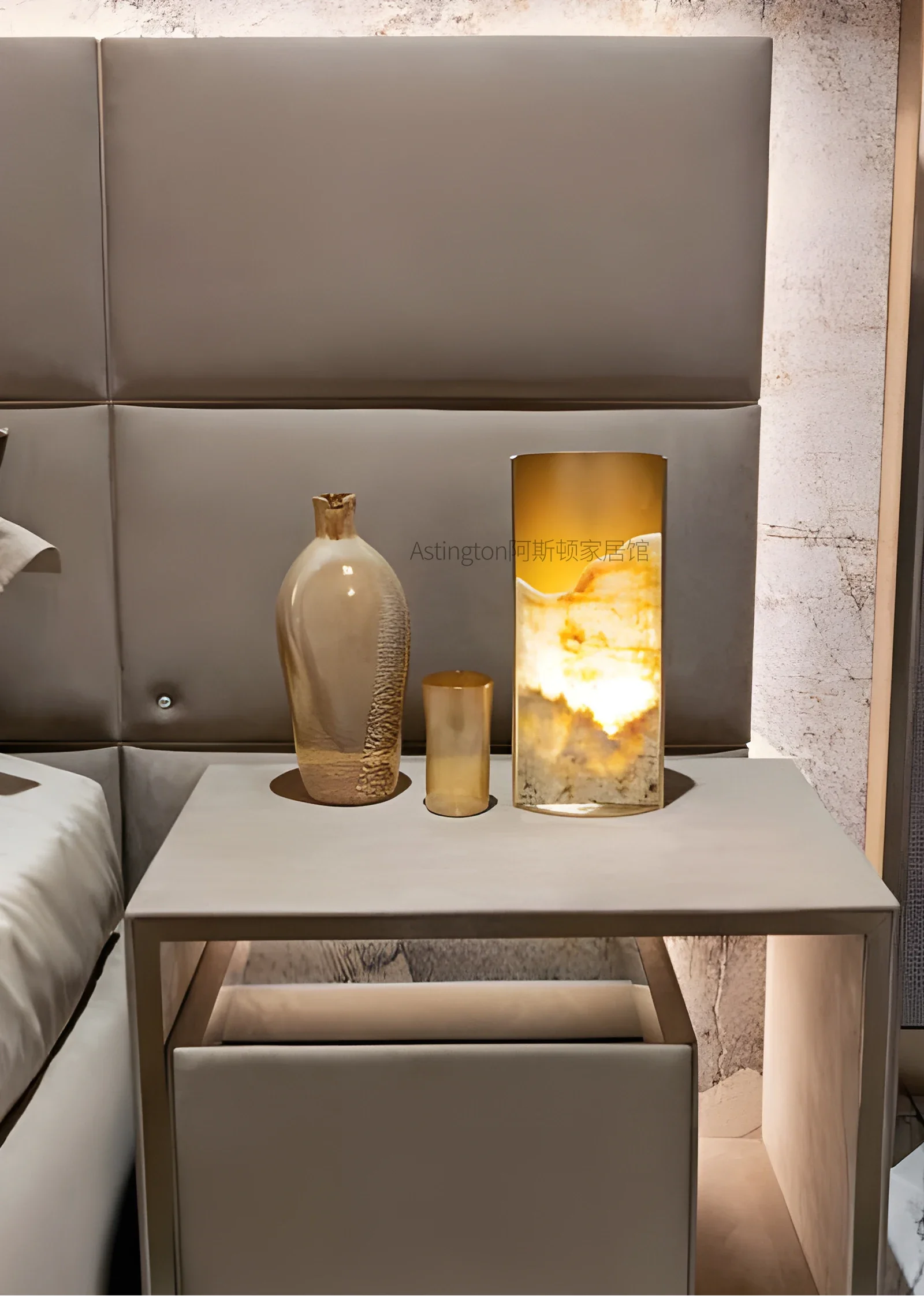 

Italian living room table lamp light luxury Italian style bedroom simple high-end marble table lamp