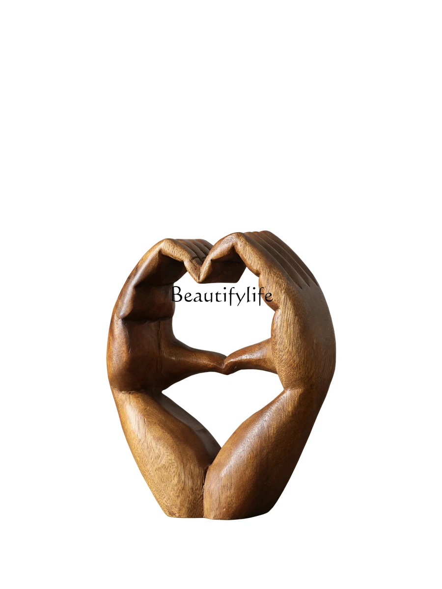 American Country Handmade Log Carving Hand-Shaped Love Shape Classic Desktop Decoration