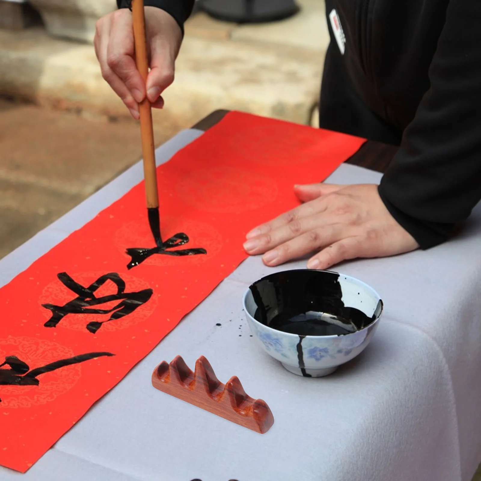 

2Pcs Wood Calligraphy Brush Holder Vintage Mountain Design Non Rolling Rest Stand for Painting Ink Writing Drawing Tools