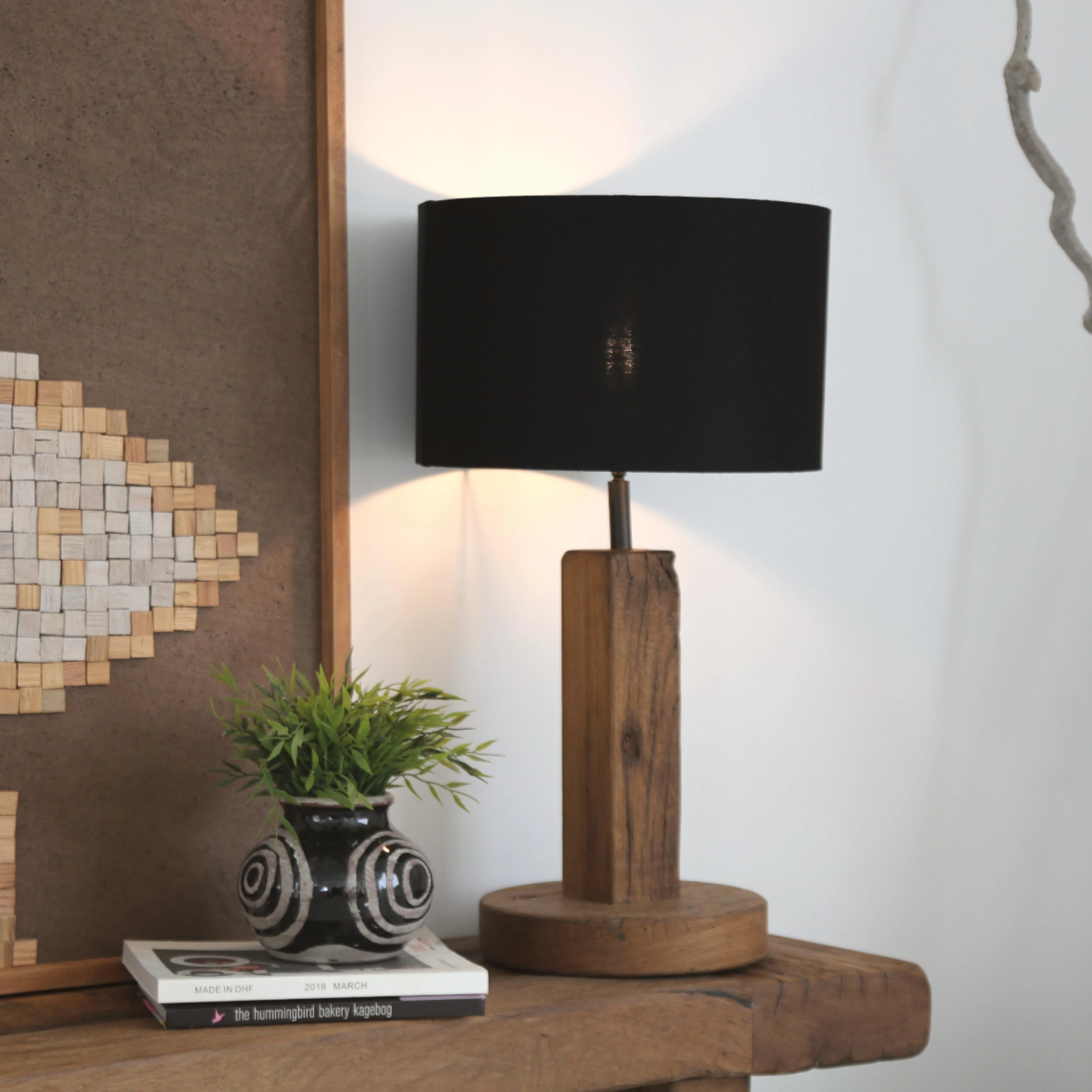 

Wholesale Minimalist Reading Table Lamp Made of Reclaimed Oak for Bedside and Reading Desk
