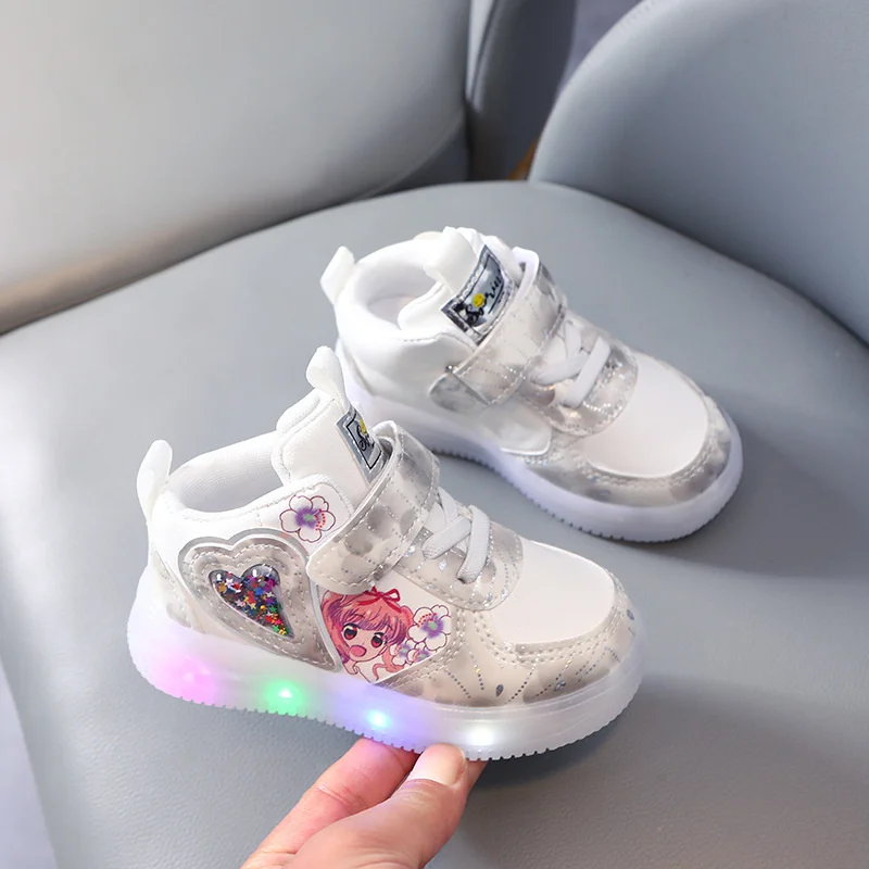 Tênis bonitos brilhantes dos desenhos animados para meninas, sapatos luminosos LED para crianças