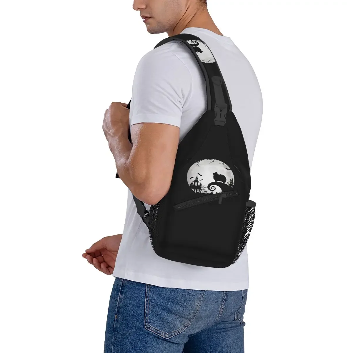 Mochila con eslinga de perro Pomerania y Luna para Halloween, bolso de viaje para el pecho, mochila cruzada para hombre, bolso de hombro