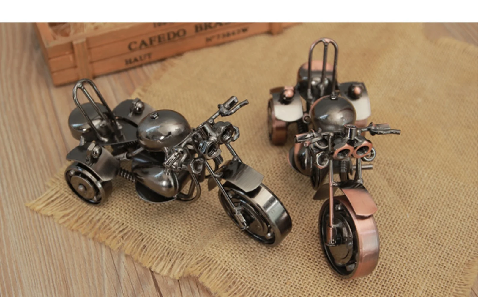Metal Retro Motorcycle Model Motor Figurine Iron Motorbike Prop Handmade Boy Gift Kids Toy Home Office Decor Collection Model