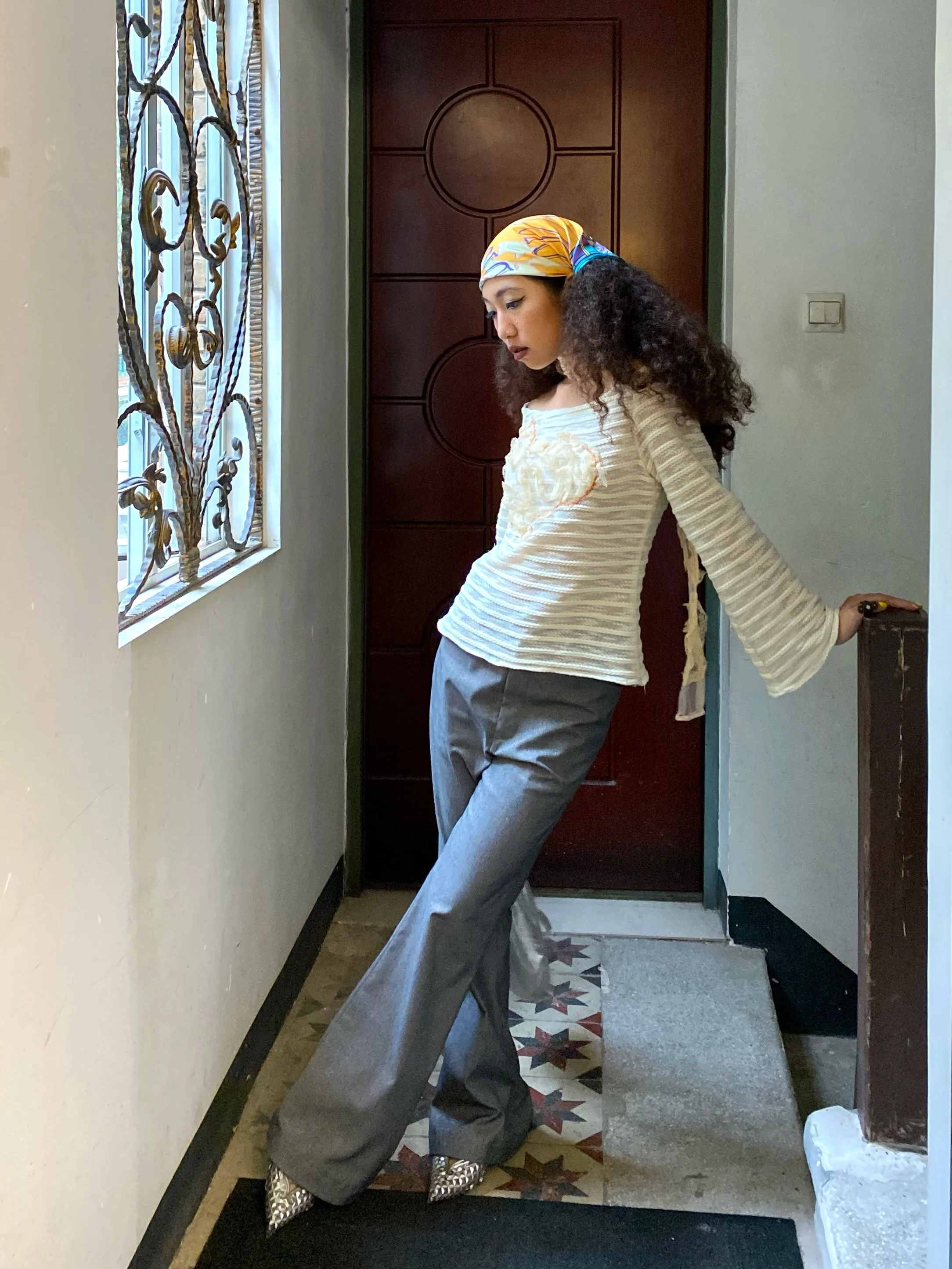 

Вязаный джемпер WuBu SiKuo в винтажном стиле с пэчворком, на одно плечо, с рукавами-колокол, в стиле ретро, для повседневной носки, приталенный, с длинным рукавом