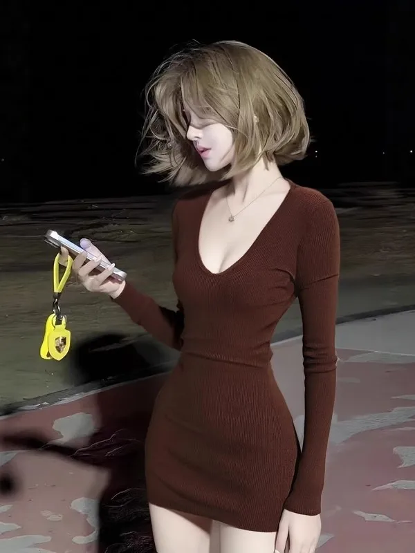 

Brown V-ne Long Sve Knitted Dr Women's Slim Fit Sexy Sle Belted ort Skirt Winter Faion Casual Glue Fiber Dr