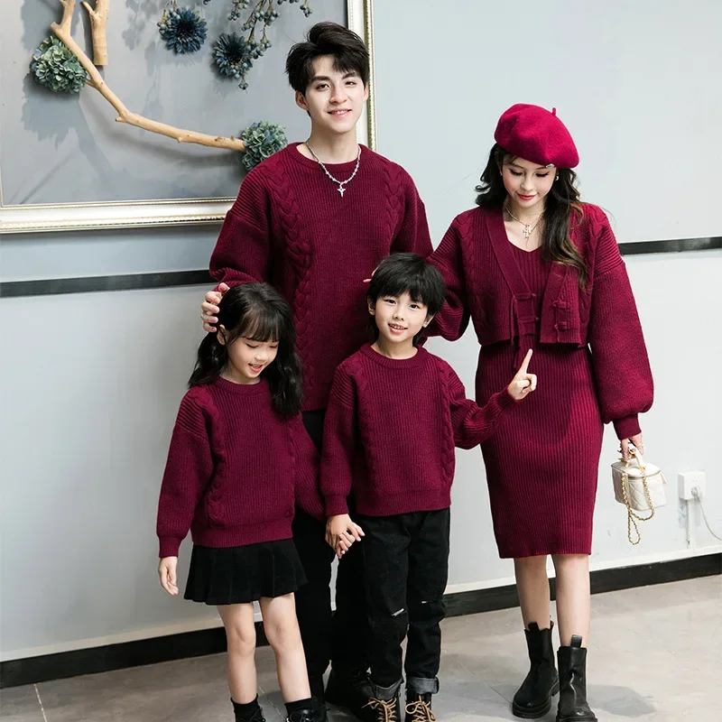 New Year Family Matching Knit Clothing Dad and Daughter Son Red Knitted Sweater Mom Baby Clothes Women Knitted Dress Cardigan