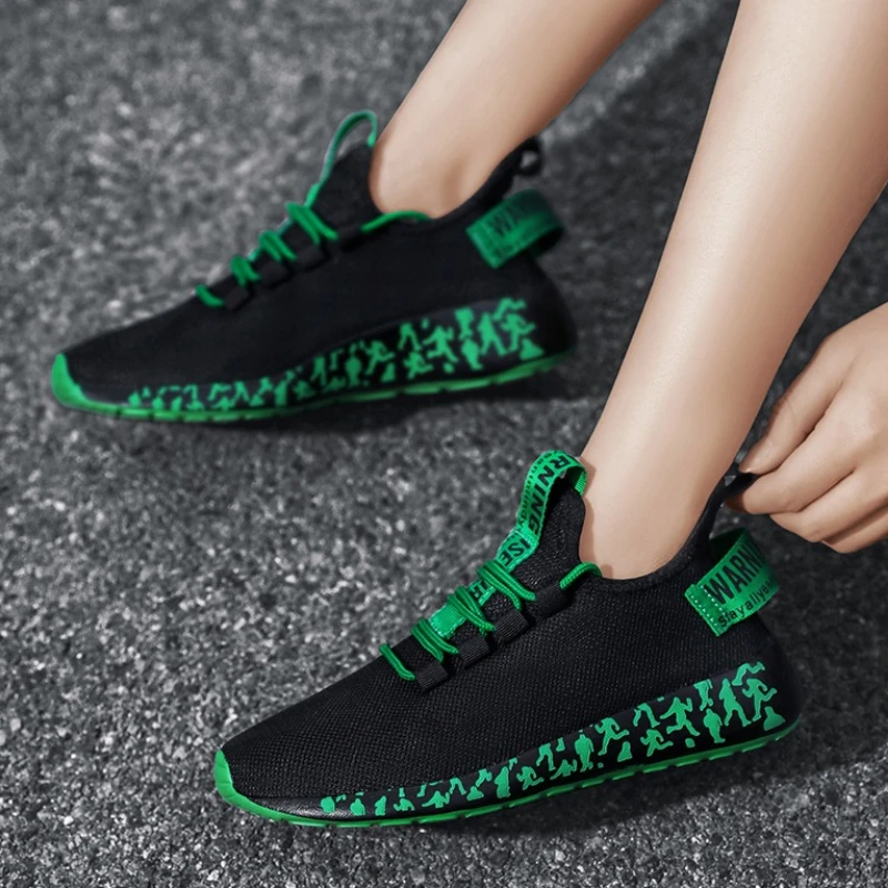 

Couple-style Sports Shoes Large Size Round Toe Fly-ribbed Mesh Upper Breathable Multi-color Lace-up Large Size Running Shoes