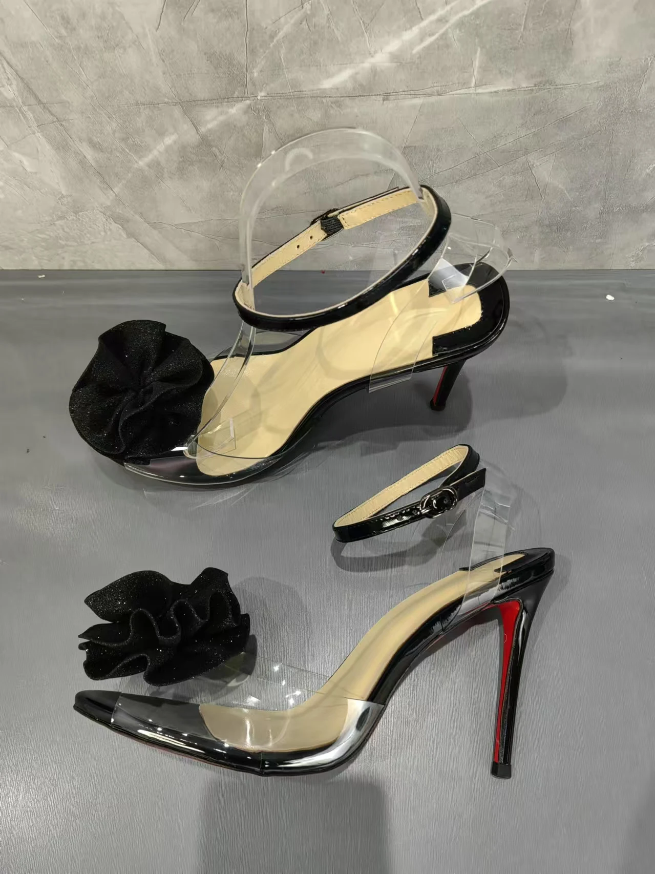 مادة PVC صنادل مفتوحة من الأمام مزينة بالزهور بإبزيم أسود وكعب عالي أحذية سهرة مثيرة Sandalias Mujer Verano #2