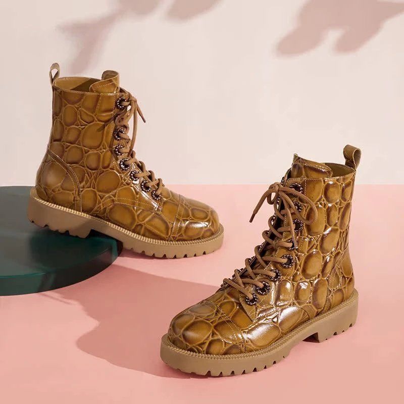 

2026 British Style Women's Ankle Boots Retro Fashion Cowhide Embossing Luxury Women Boots Pigskin Soft Comfortable Platform Shoe