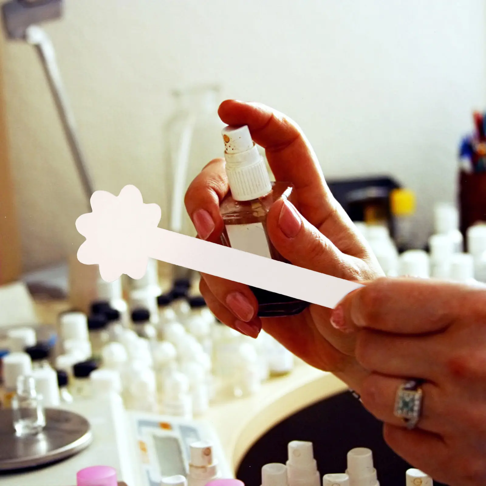 

100 шт. профессиональных тестеров-полосок для парфюмерии, высокоабсорбирующие полоски для отбора образцов ароматов, бумага для эфирных масел, ароматерапии, портативные