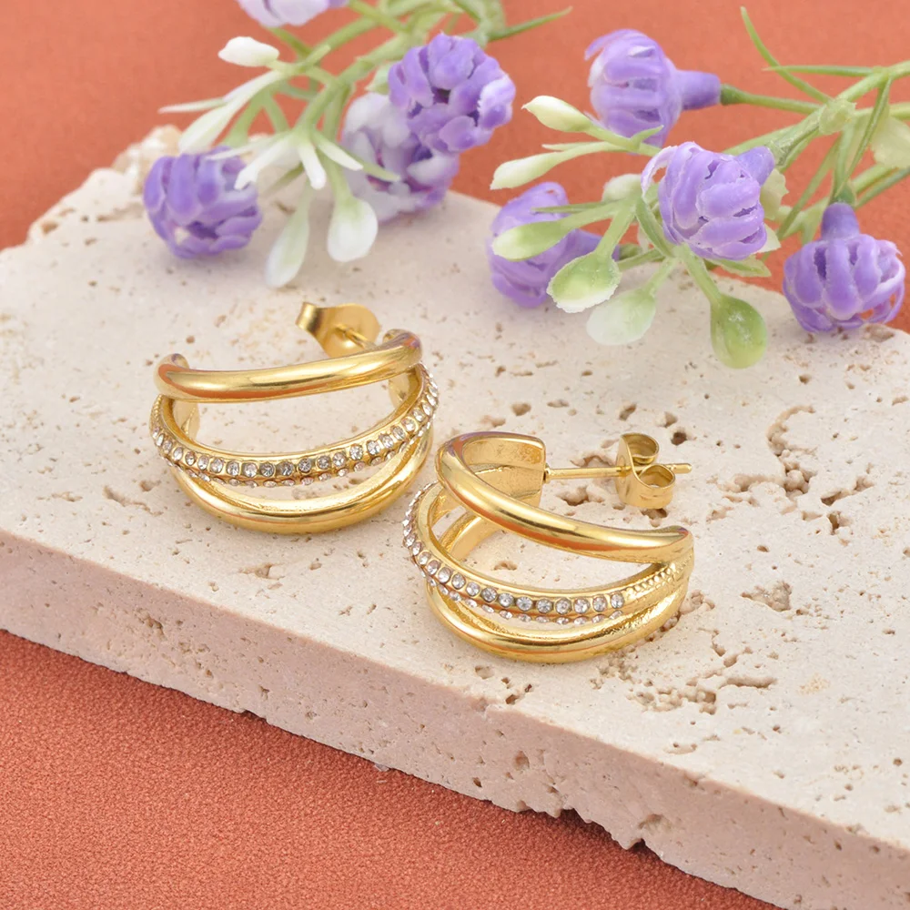 Lokaer Einfache, kreative, dreischichtige C-förmige Strass-Damenohrringe aus Edelstahl, 18 Karat vergoldet, eleganter Schmuck E26026