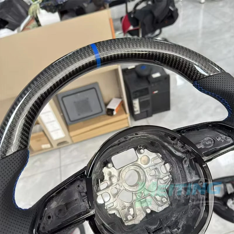 Carbon fiber steering wheel modified in blue style suitable for Audi C7 model