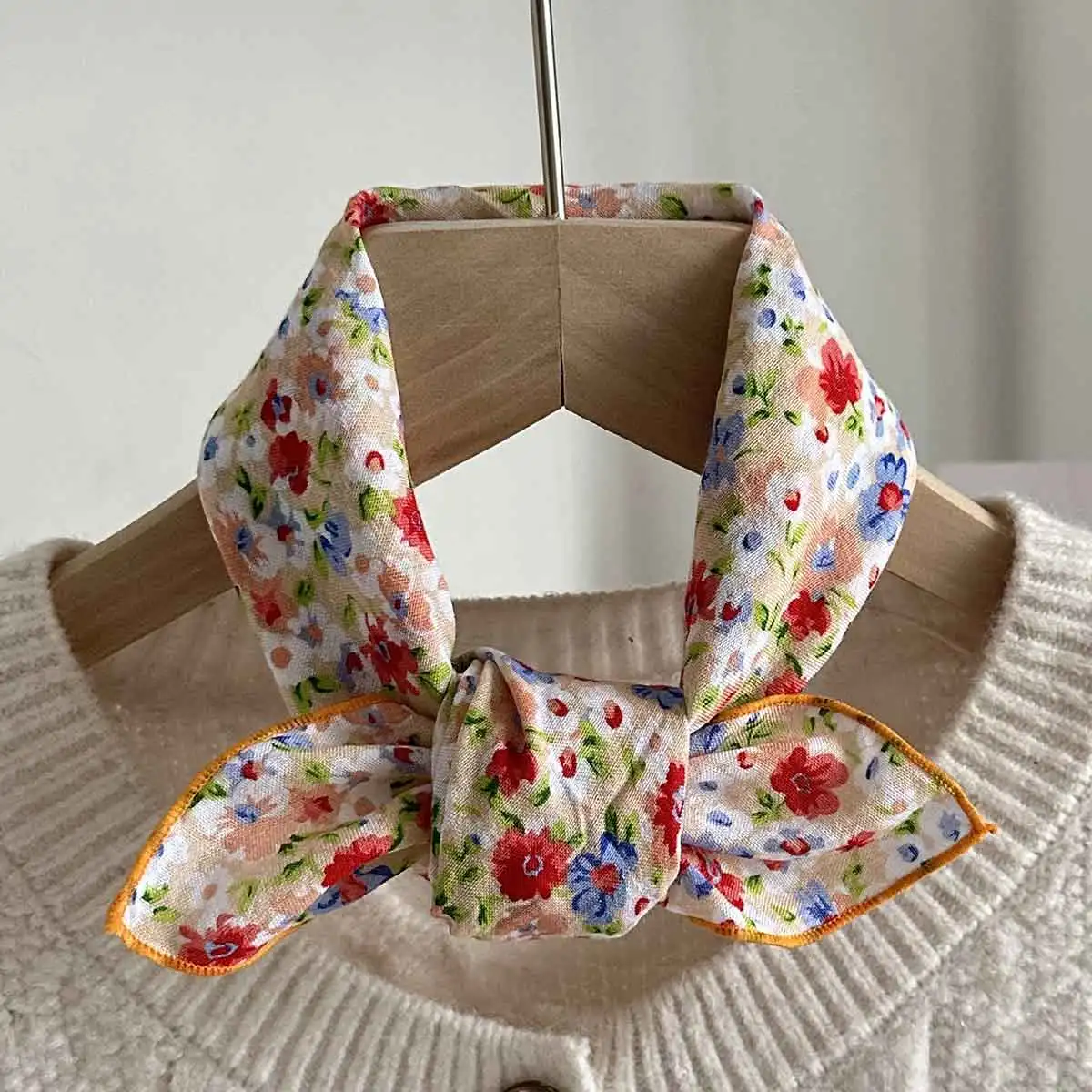 Small Square Scarf Floral Print Silk Scarf Spring Summer Women's Retro Thin Scarf Fashionable Floral Flower Small Scarves 55*55