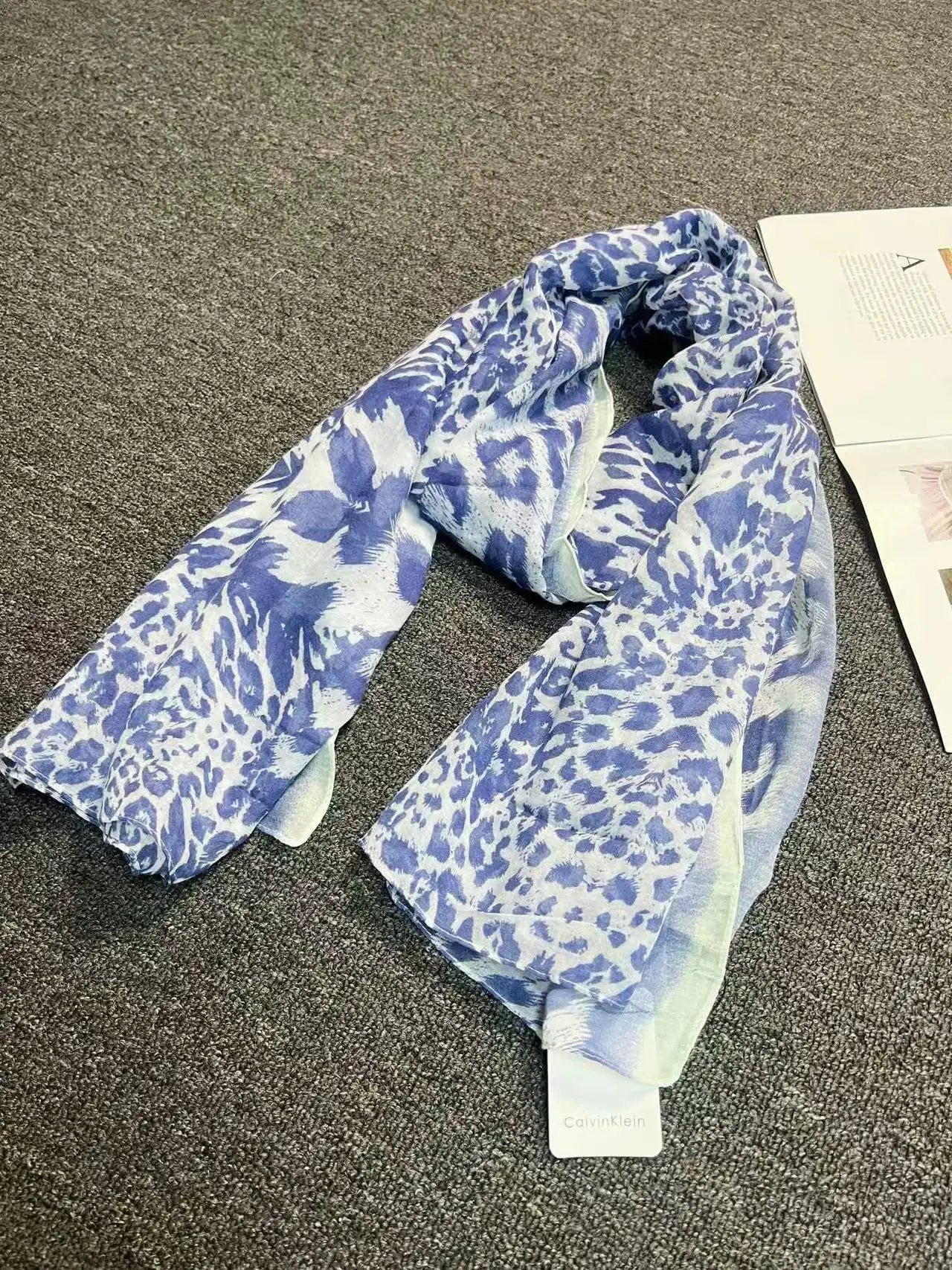 Commercio estero Europa e Stati Uniti sciarpa casual moda singola sciarpa leopardo blu