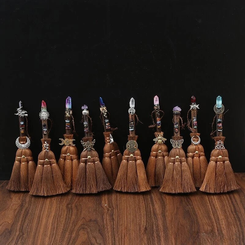 

24cm Natural Crystal Wish Witch Broom Palm Sweep Car Hanging Ornament,Raw Stone Pendant Broom Charm Bring Positive Energy Crafts