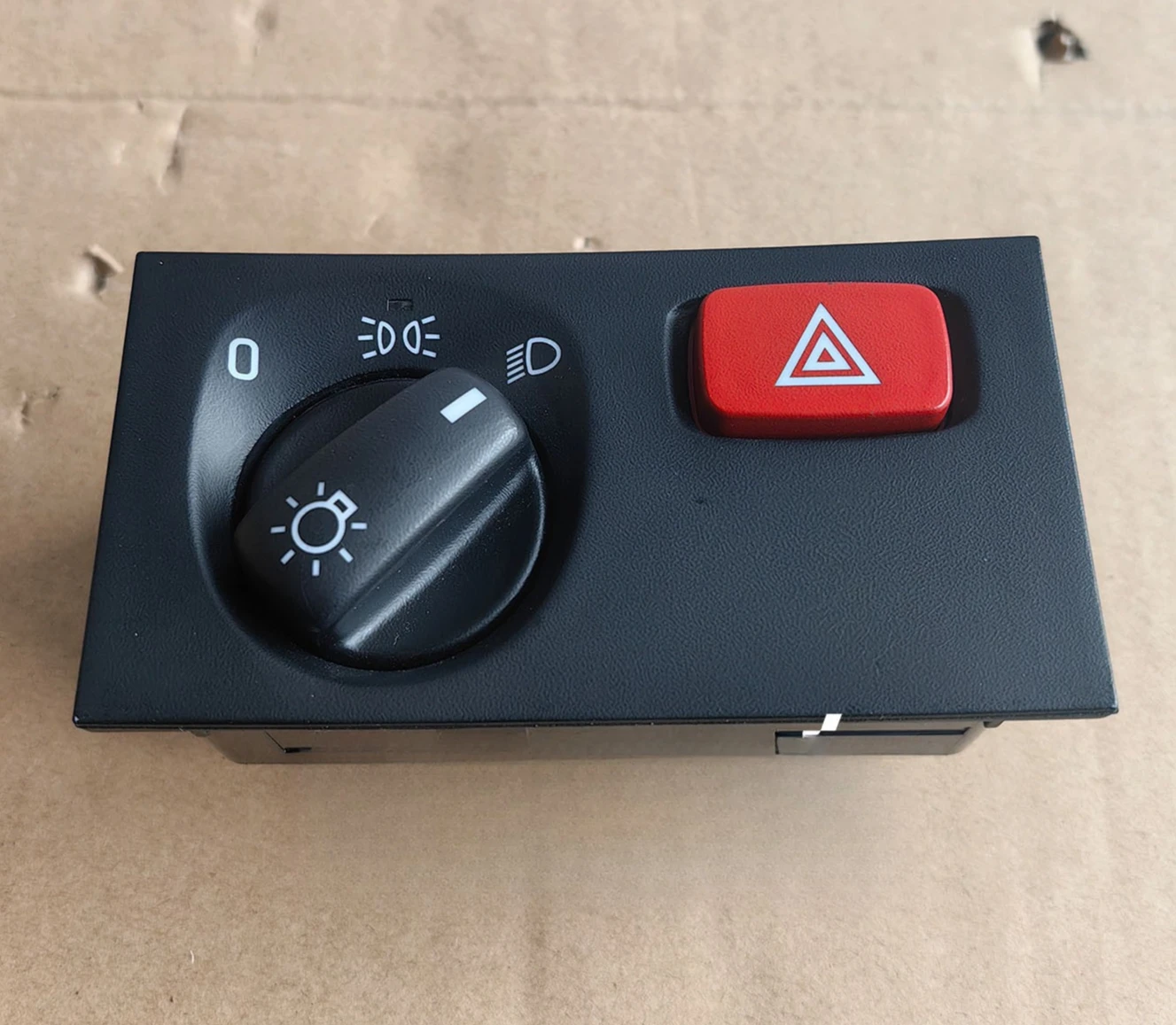 

1900317 1540673 2252076 Is Suitable for Headlight Switch