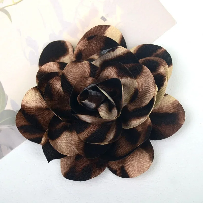 Handmade Fabric Leopard Print Flower Brooches for Women Vintage Corsage Lapel Pins Wedding Party Badge Jewelry Accessories