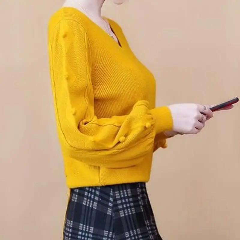

2026Autumn Winter New Women Fashion Light Luxury Design Sense Vneck Sweater Loose Lantern Strap Short Long Sleeve Knittedsweater