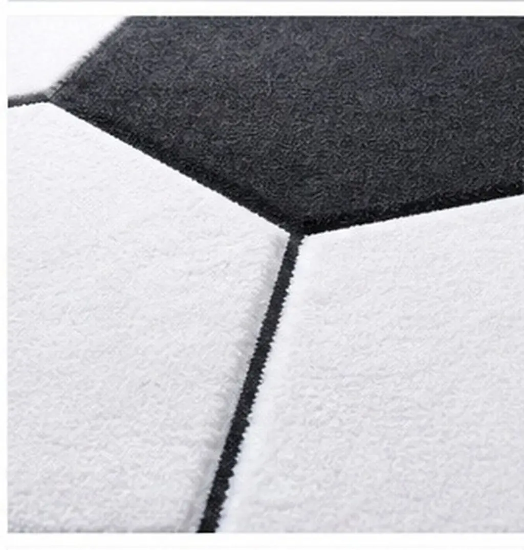 High Quality Round Soccer Rug Decorative Football Carpet Soft Wear Resistant for Kids Bedroom Living Room Sports Fan Gift