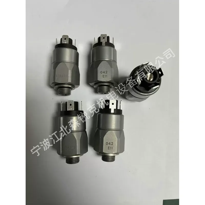 Pressure Switch 660402 805803 Sensor for Air Compressor 805702 7.1422E0 Replacement Part