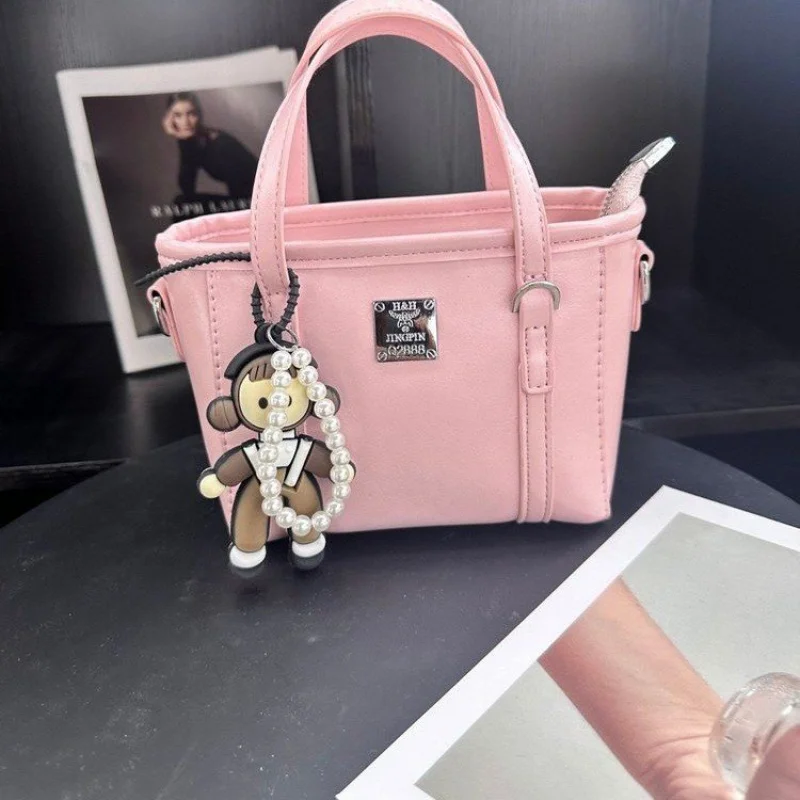 

High-End Women Shoulder Bag Made Of Premium Leather With Classic Vintage Style For Fashionable Ladies