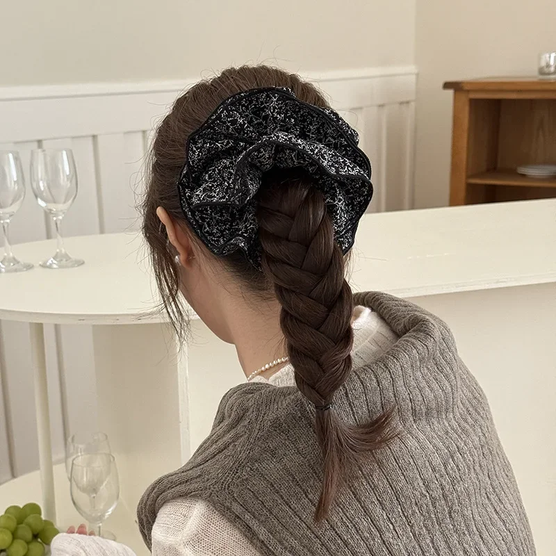النمط الفرنسي الرجعية الأزهار طباعة Scrunchies الراقية أربعة طبقات كبيرة الحجم المرأة ورود رأس كعكة الشعر حبل ذيل حصان الشعر التعادل