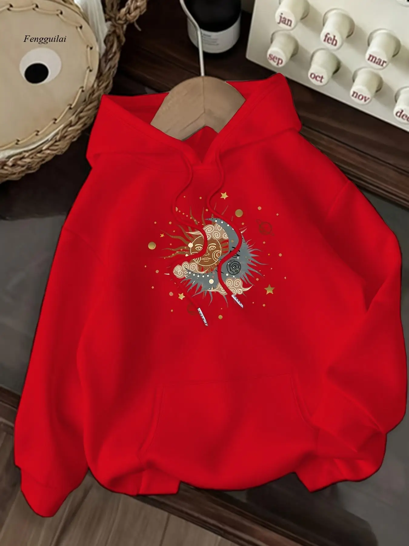 هوديي كاجوال بطبعة جرافيك ليلية مرصعة بالنجوم - بلوفر بأكمام طويلة مع جيب الكنغر، مثالي لفصل الربيع