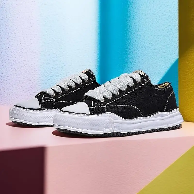 

Lightweight & Breathable Canvas Shoes, Great for Summer