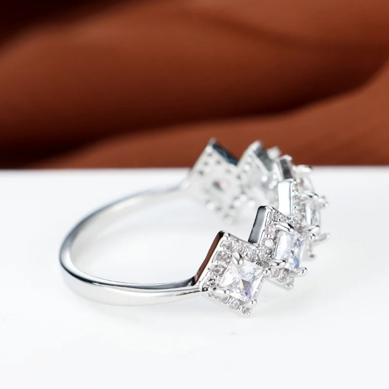 European and American New Diamond Princess Square Broken Diamond Fine Ring Continuous Geometric Light Luxury Banquet Jewelry