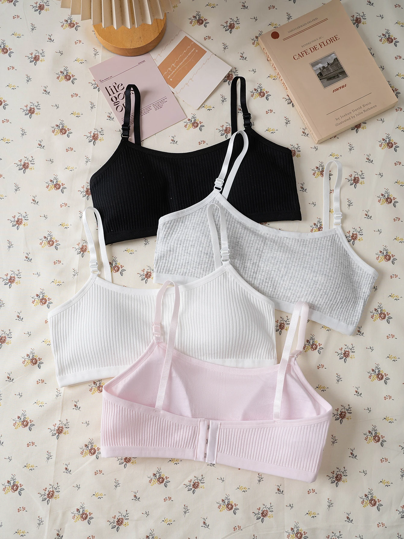 4-Pack of Training Bras for Girls, Wireless, with Adjustable Straps, Back Closure, Ribbed, Soft and Breathable, Suitable for 11-16 Years Old, Pre-Adolescent Girls, Simple Everyday School Student Underwear, Multi-Color Set