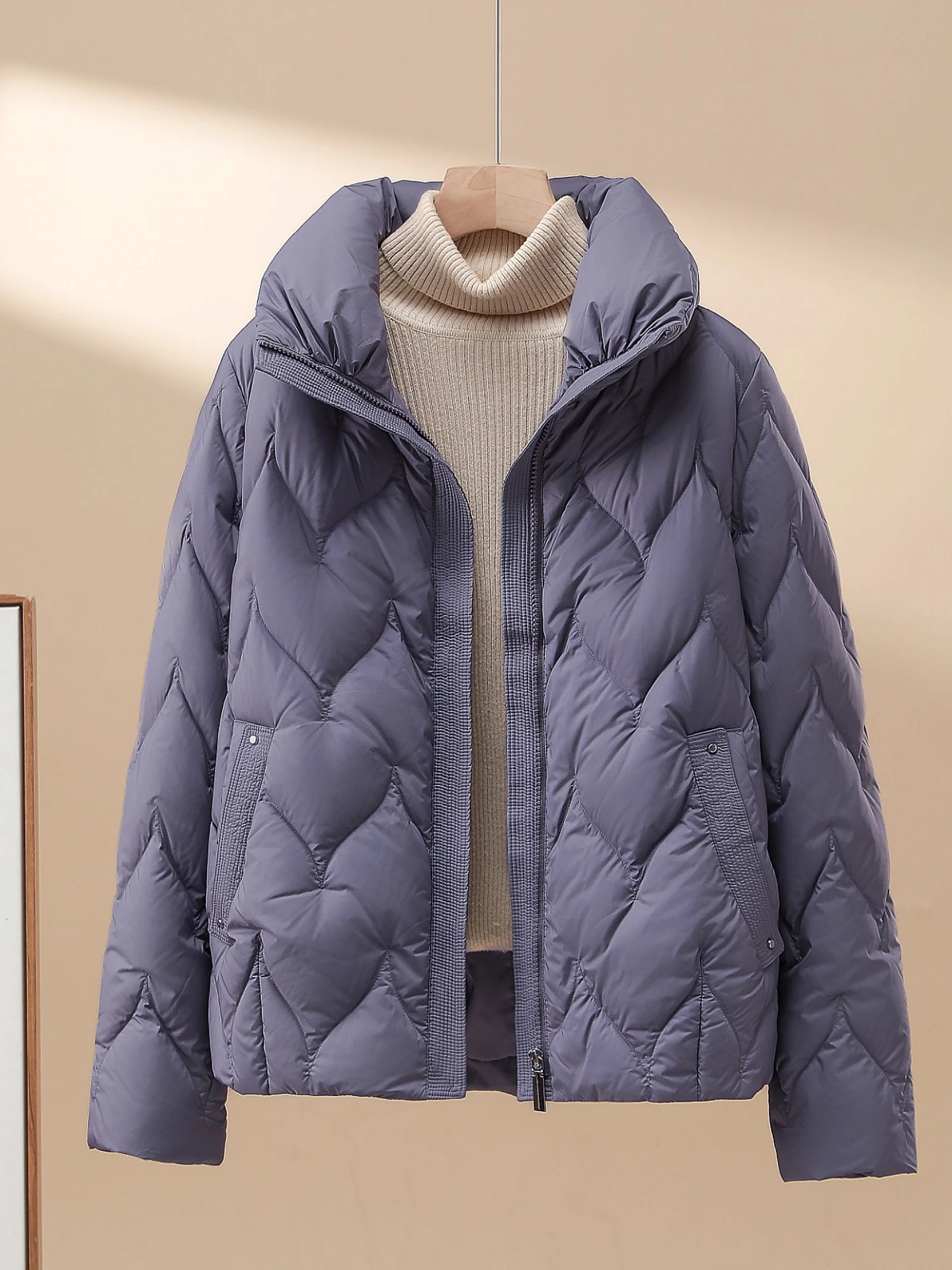 

Thiened down Jaet Women's ort Faionable Warm 90 White Du Feather Stand Collar Coat Autumn Winter New Arrival