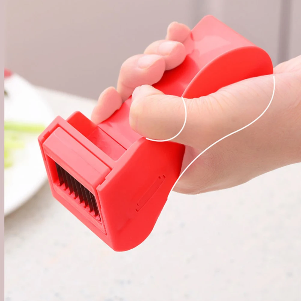 

2pcs Vegetable Shredder Grater for Kitchen Safe Material Fine Workmanship Smooth Surface Finger Guard Protection