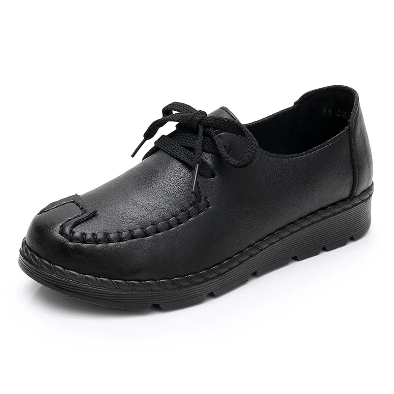 Sepatu kulit wanita, sneaker pantofel Slip on kasual hitam Moccasins nyaman datar