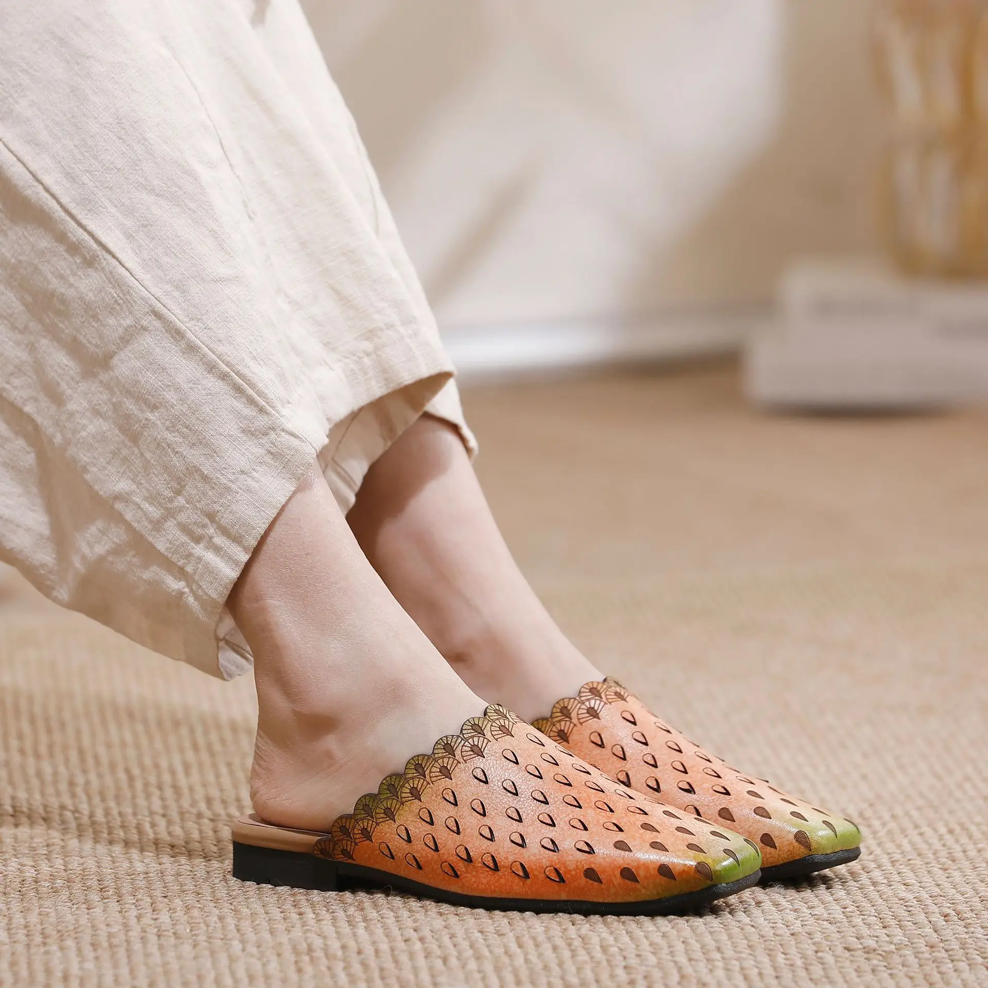 

GKTINOO Винтажные женские шлепанцы ручной окраски на низком каблуке, лето 2026, новые, из натуральной кожи, с квадратным носком, на мягкой подошве, для улицы