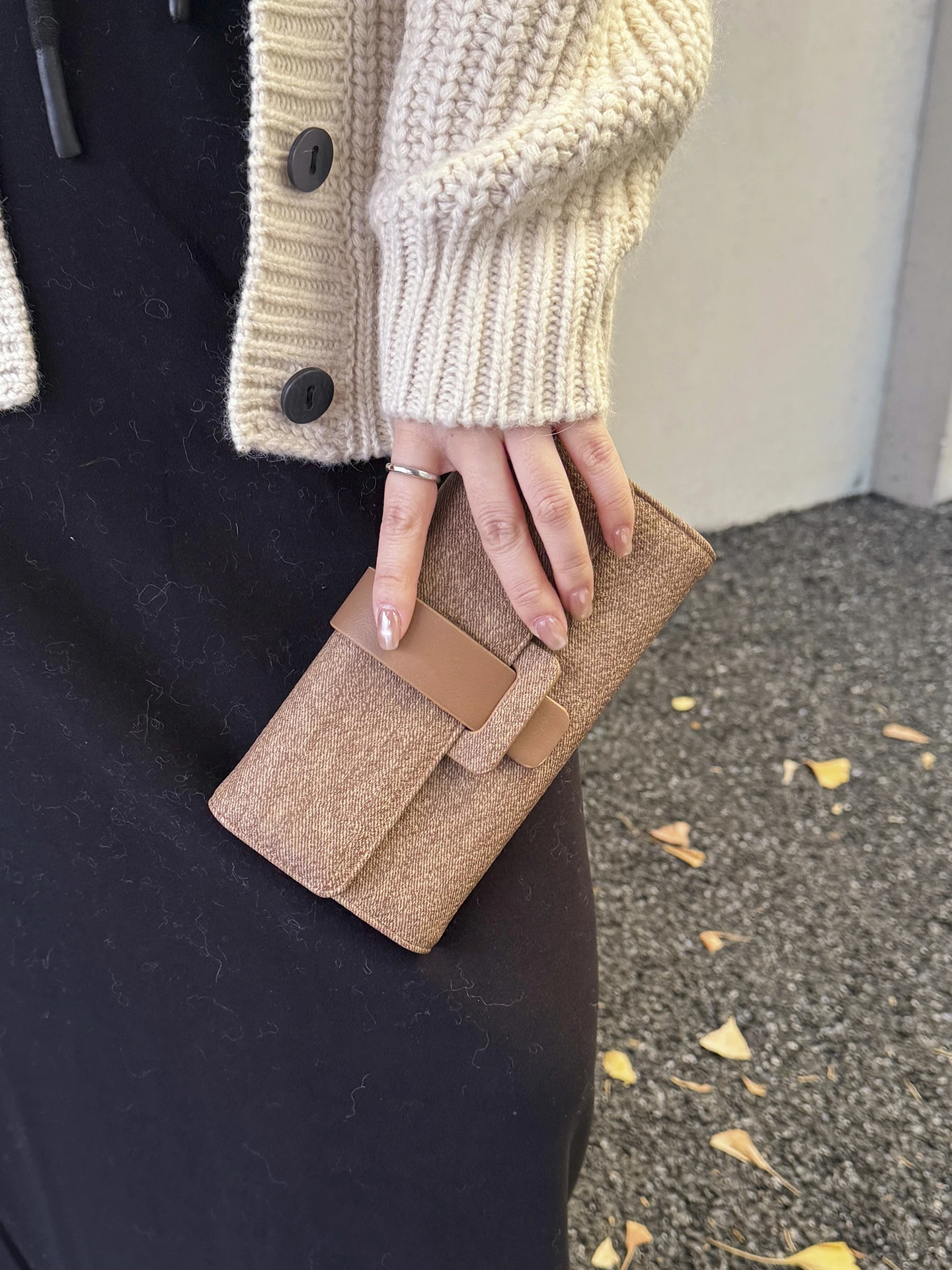 Elegant Large Capacity Ladies Wallet Long Style Buckle Handbag Multi-Card Slot Mobile Phone Holder Soft PU Leather Handbag