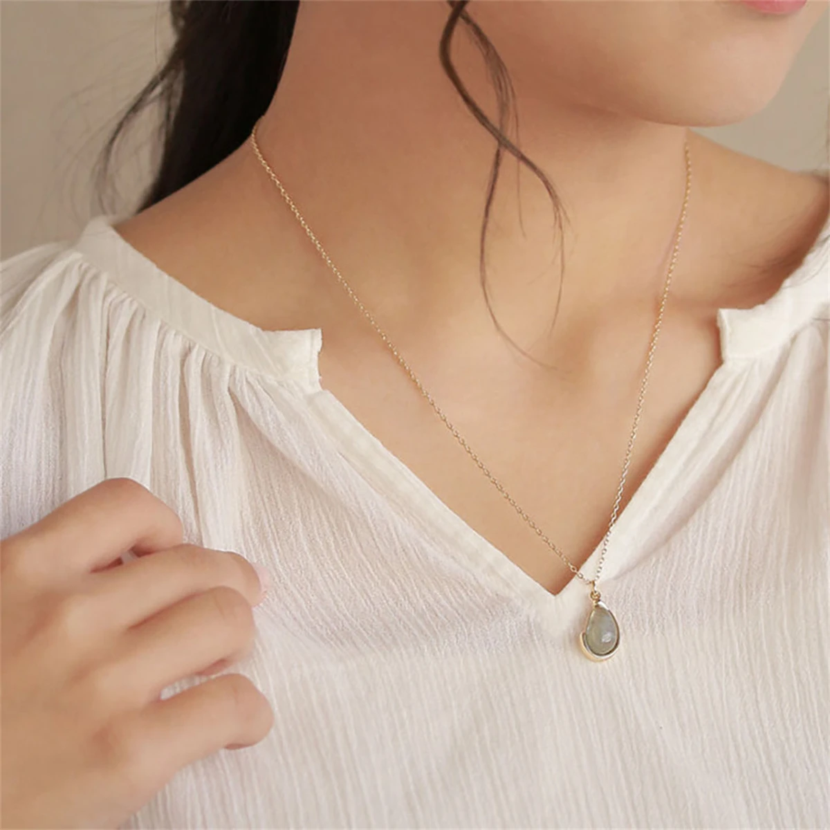 Irregular notch geometric fresh green pendant necklace collarbone chain titanium steel gold-plated color preservation