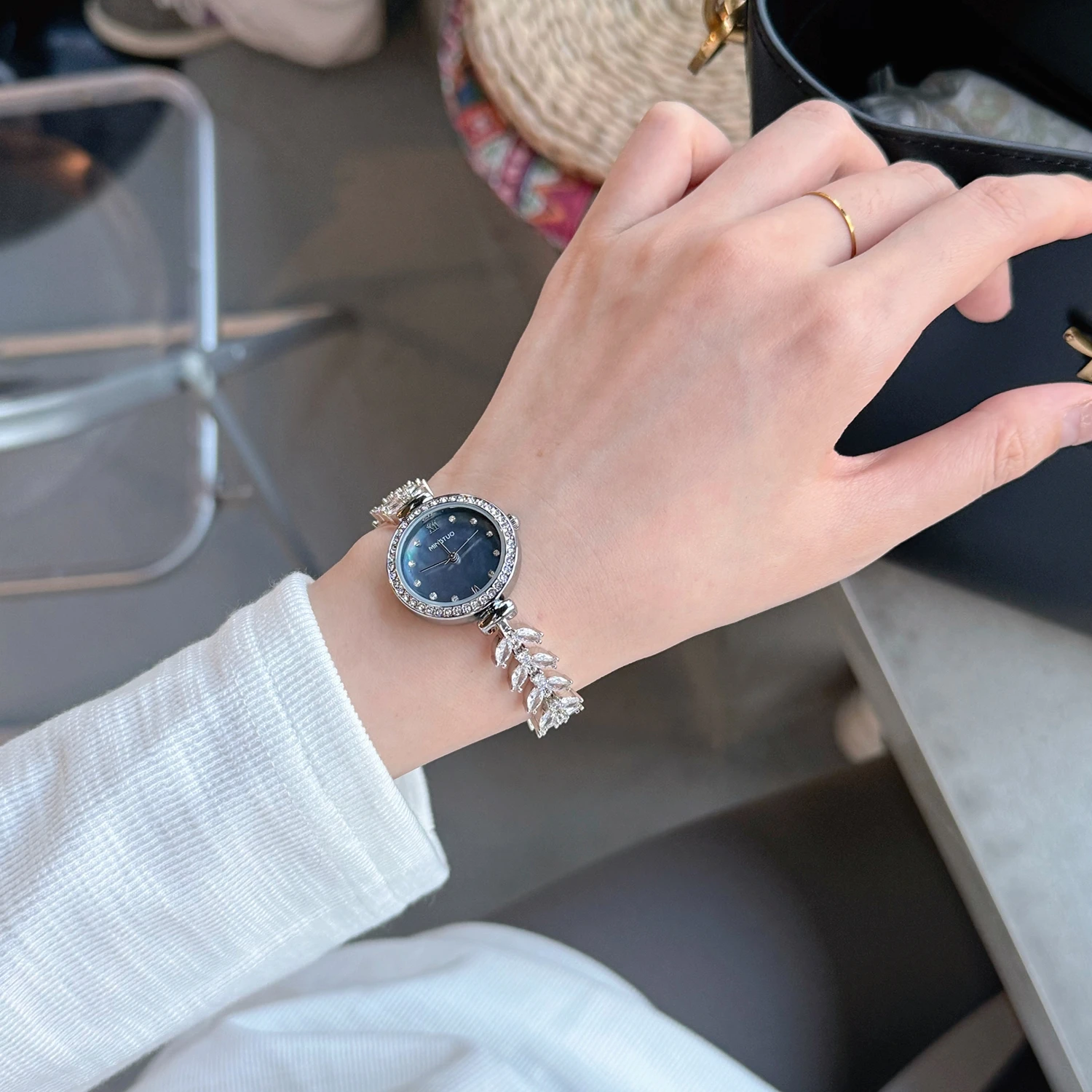 Mermaid Design Full Diamond Women's Watch Top Luxury Fashion Personality Quartz Watch Niche Casual Daily Bracelet Women's Watch