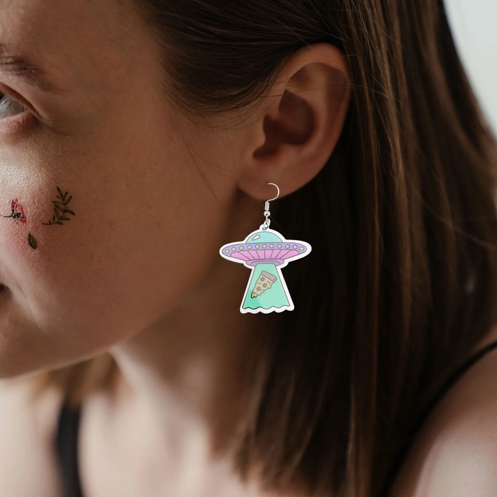 1 زوج للنساء الإبداعية الفضاء قطرة متعة للنساء العصرية غريب الأذن Ufo أقراط مجوهرات الأقراط الإناث العصرية