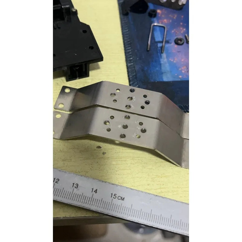 ステンレス鋼サスペンションアダプタープレート 1/14 タミヤ RC ダンプトラック SCANIA 770S VOLVO メルセデスベンツ ACTROS 3363 MAN 車部品用