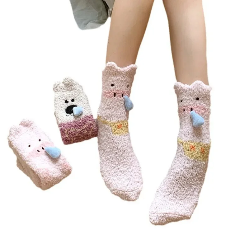 Chaussettes coréennes de sol de neige, chaussettes de sommeil de dessin animé, couvre-jambes de confinement à domicile, pantoufles de tapis, sites de Koala Pig, sourire, hiver