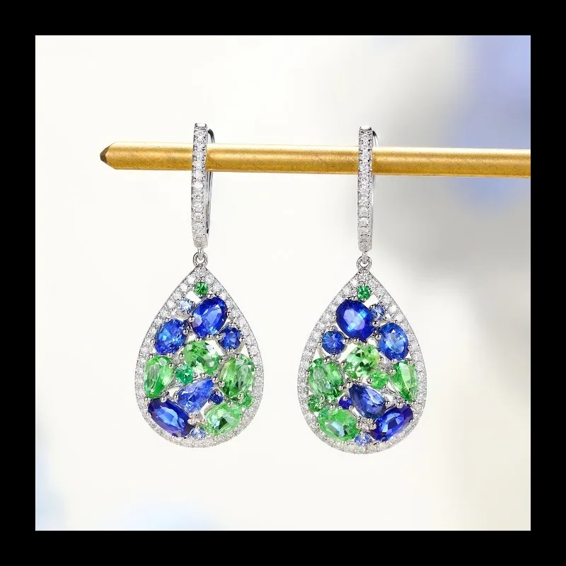 Zestaw Monet's Garden Treasure, wisiorek z diamentem i szafirem tsaworytem, otwarty pierścionek, długie kolczyki na biglach