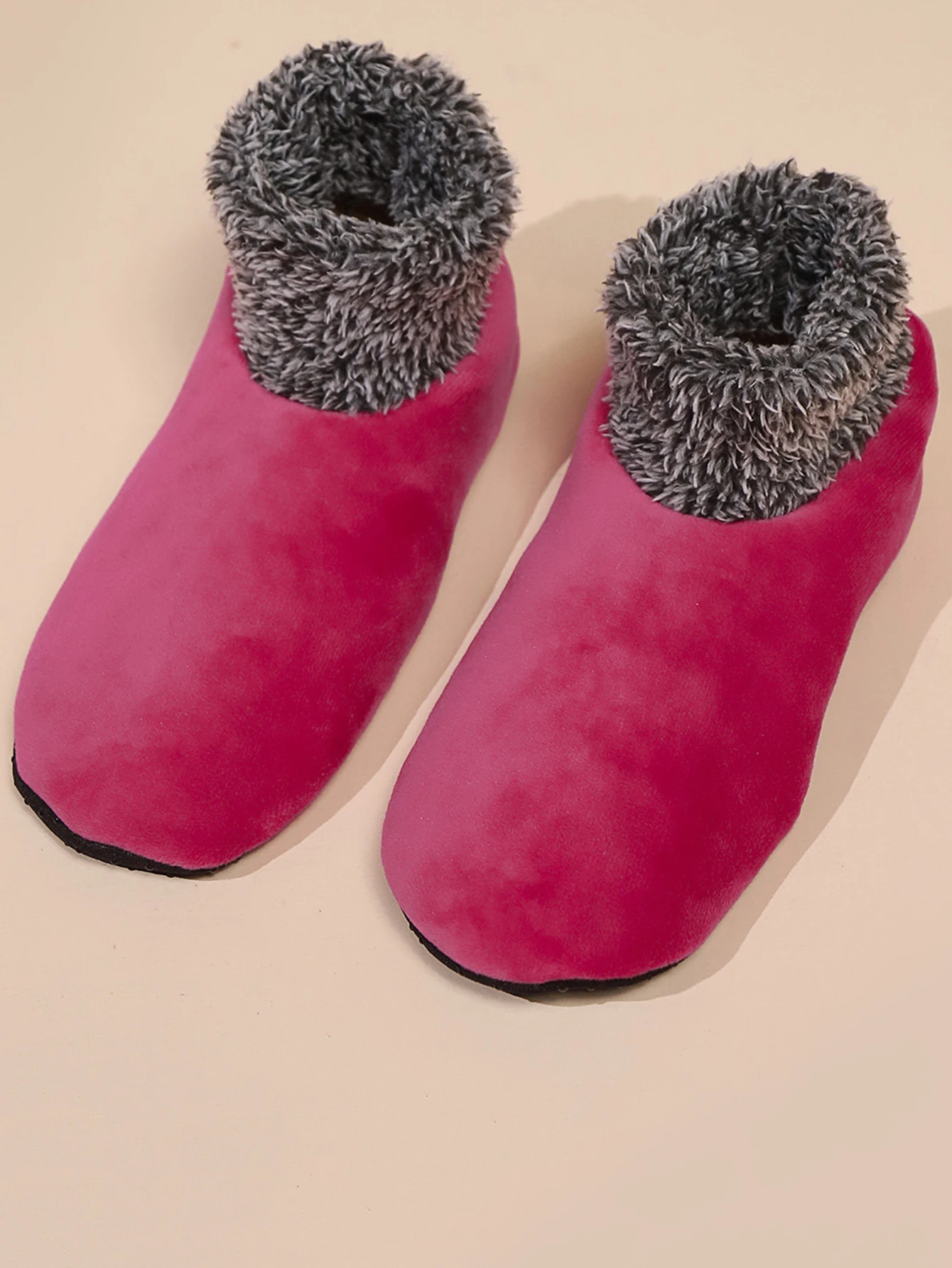 جوارب أرضية غير قابلة للانزلاق من الأسفل للبالغين البالغات، جوارب سميكة مبطنة دافئة عالية، جوارب منزلية، جوارب شتوية