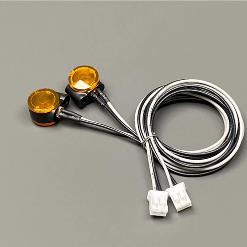 1 Pair Plastic Width Indicator Light Round Lamp for Tamiya 1/14 RC Truck for SCANIA 770S R620 for Volvo for ACTROS 3363 Car