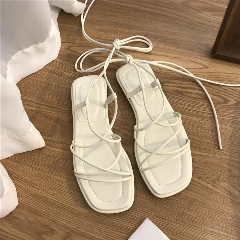 Summer Slippers Women Sandals Narrow Vintage Square Toe Flat Cross Strap Thong Sandals V Shape Design Shoes Women Plus Size43