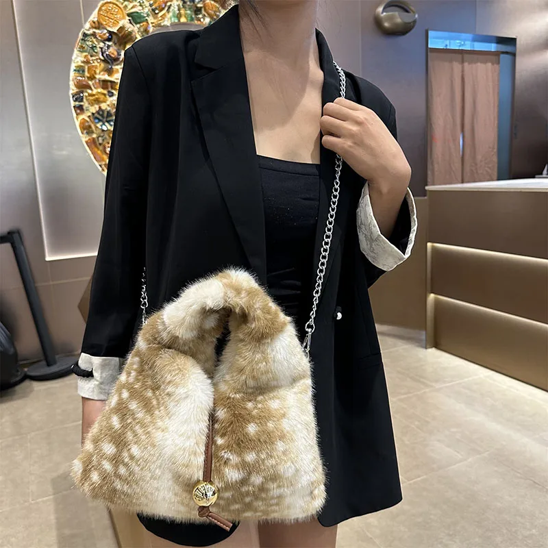 الشتاء لينة حقيبة دافئة فاخرة تصميم جديد المرأة فو الفراء حقيبة يد الفتيات رقيق سعة كبيرة حمل حقيبة عالية الجودة الفراء المحفظة