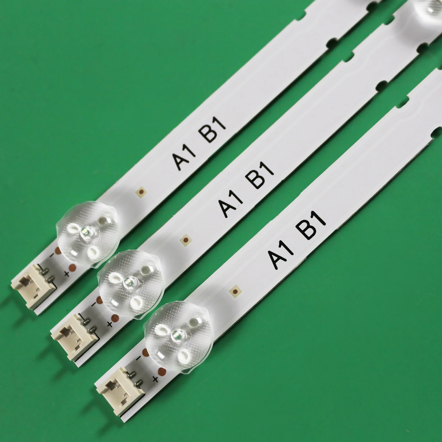 3 ชิ้นสำหรับ 32MB24 LC320DXE 32LN570Z 32LVE434BA 32LA6132 32LA6130 32LN541V-ZC 32LN613V 32LN541U 32LN570R 32LN541U-ZB แถบ LED