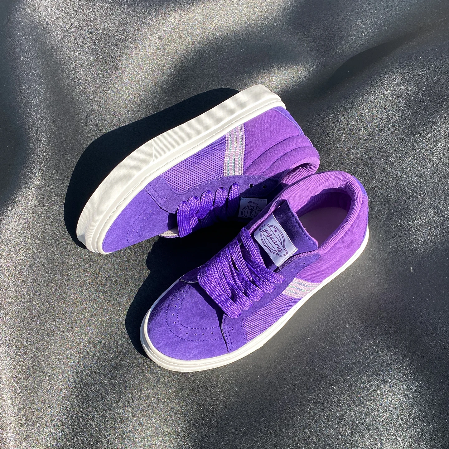 Autumn and Winter Purple Mid-Top Sneakers for Commuting, Large Size Shoes for Men, Fashionable Breathable Casual Trendy Shoes, Versatile Retro Trendy Sneakers for Men