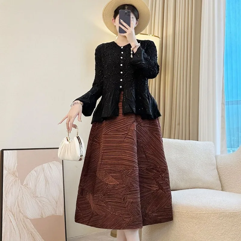 

Miyake Autumn New Pleated Shirt Long-sleeved Women's Jacket Round Neck Single-breasted Short Section Solid Color Blouse T-shirt